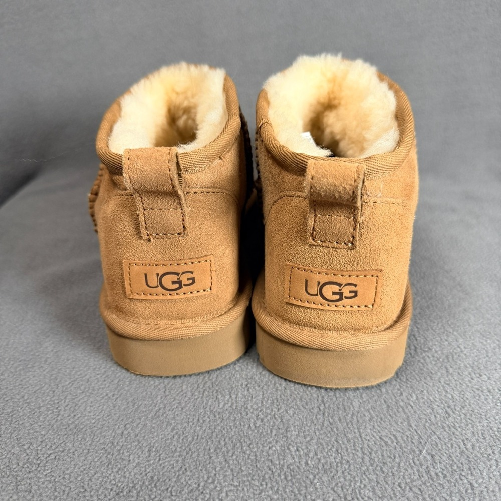 UGG‎ Classic Ultra Mini Boots Womens Size 8 Chestnut Sheepskin Slippers - Picture 3 of 10